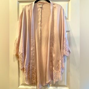 Victoria’s Secret Flounce Robe - XS/S Never Worn